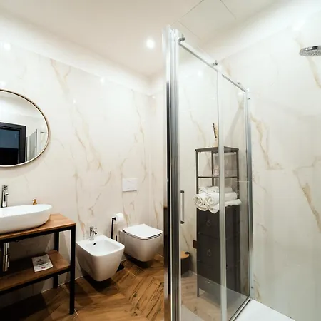 Penelope's Suite&spa Con Parcheggio Privato * Como
