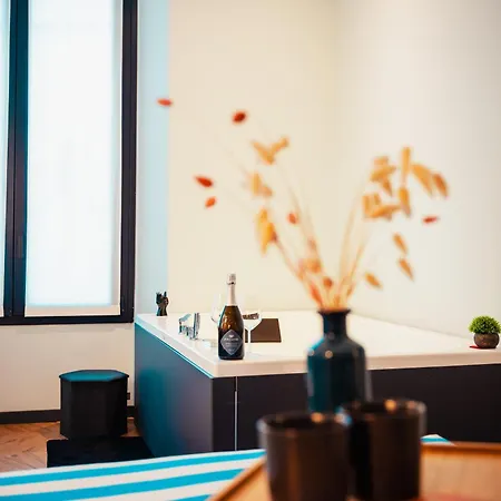 Penelope's Suite&spa Con Parcheggio Privato * Como