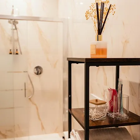 Penelope's Suite&spa Con Parcheggio Privato * Como