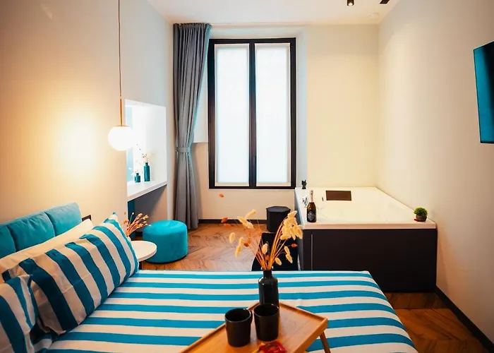 Penelope's Suite&spa Con Parcheggio Privato Como